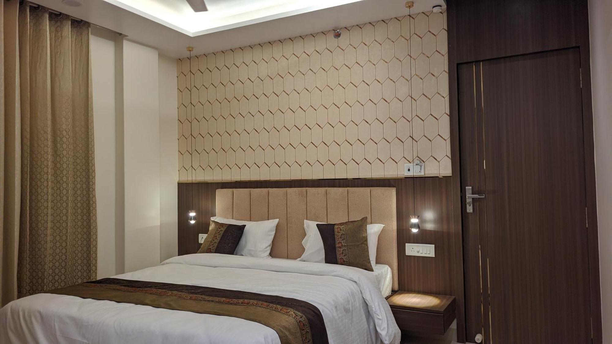 Hotel Shri Dhara Heaven